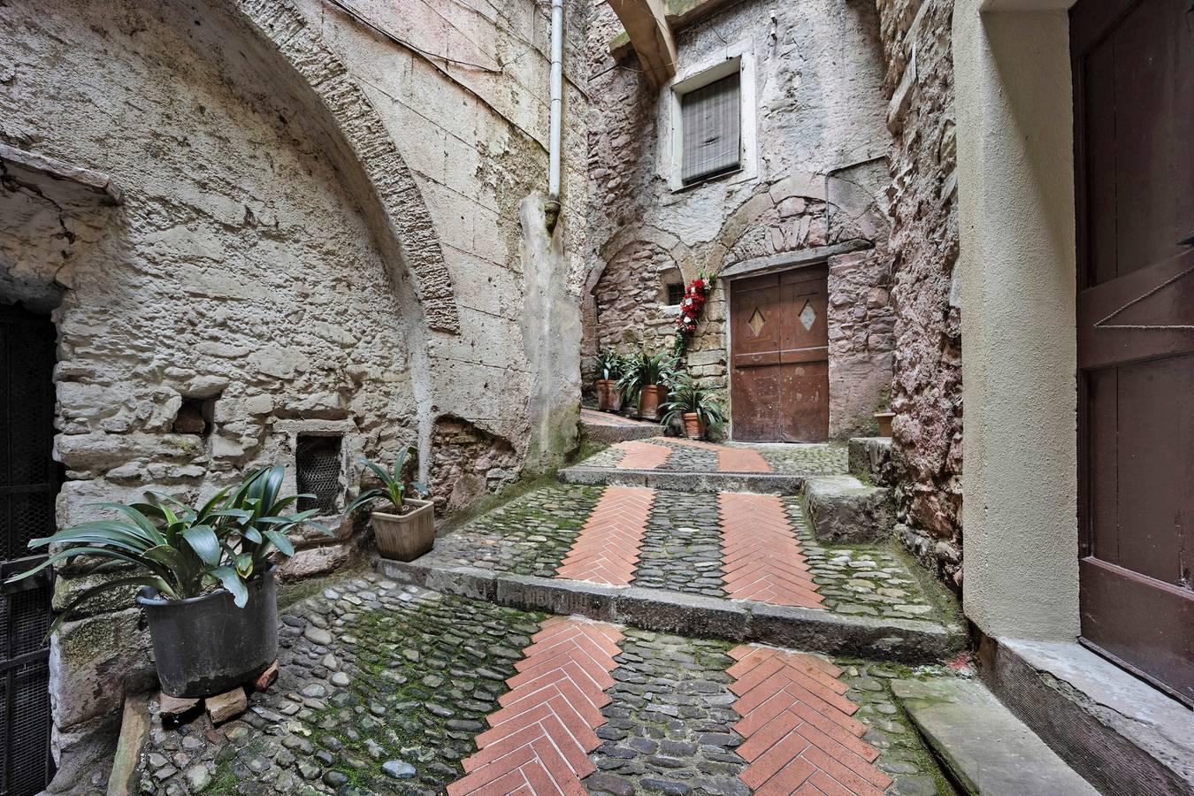 Appartement "La stanza segreta platinum" met balkon & Wi-Fi in Dolceacqua, Italië voor 2 personen foto 23