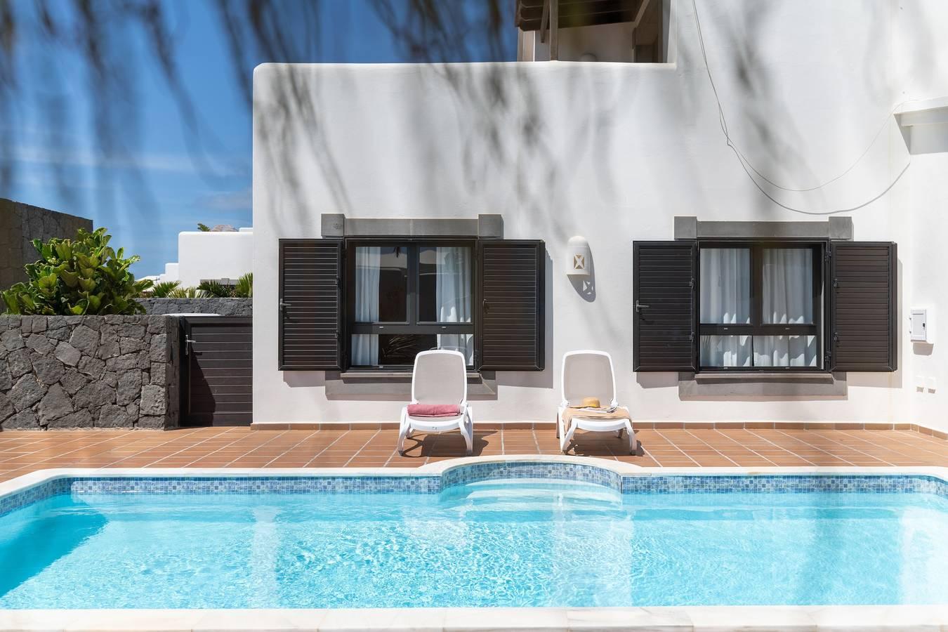 Villa Ambar met bergzicht, zeezicht, zwembad, Wi-Fi, terrassen & tuin in Montaña Roja, Yaiza, Spanje voor 6 personen foto 25