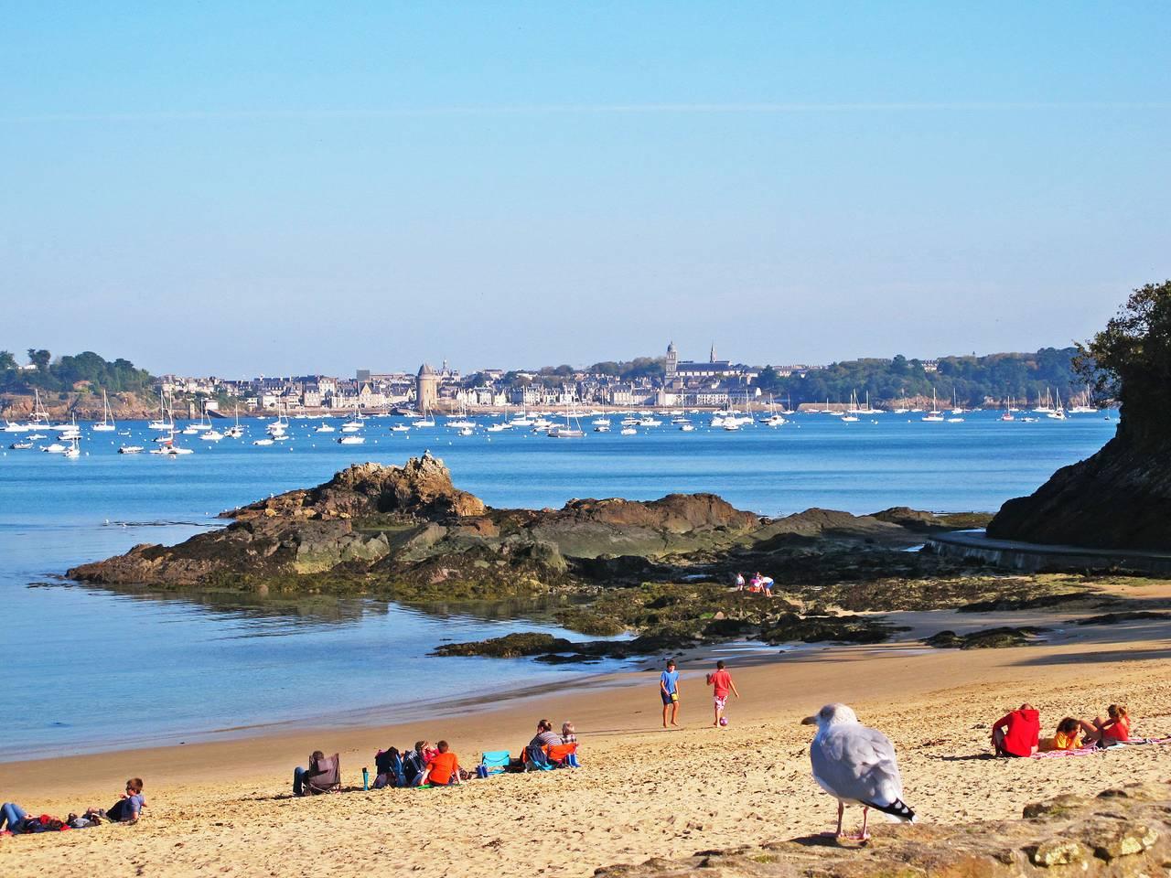 Le Petit Robinson met 1 slaapkamer en binnenzwembad in La Richardais, Saint-Malo en omgeing, Frankrijk voor 4 personen foto 18