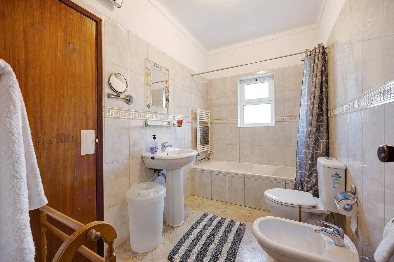 Villa Brisa do Mar met zeezicht, zwembad, tuin & Wi-Fi in Carvoeiro, Lagoa, Portugal voor 9 personen foto 23