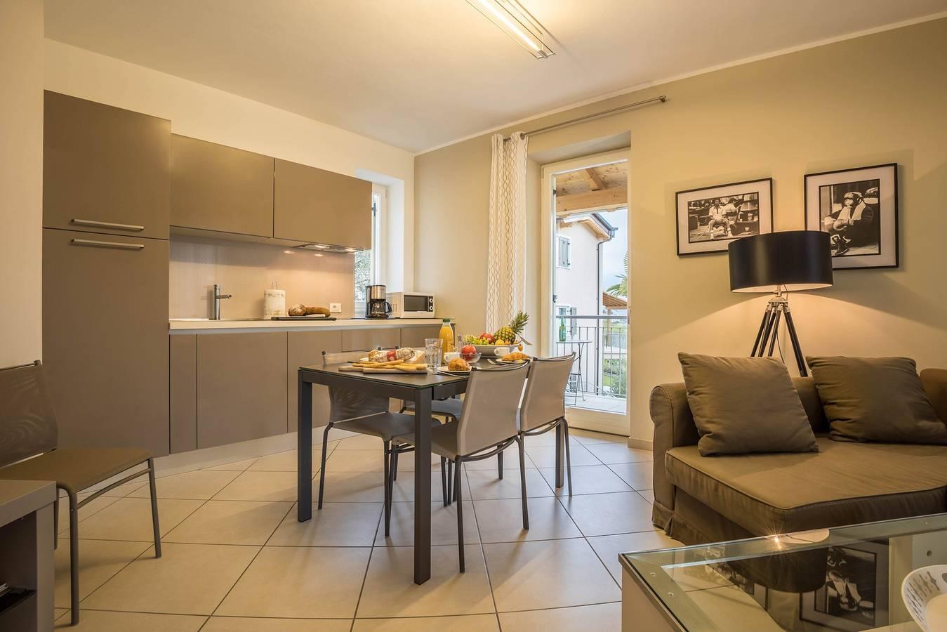 Appartement 'La Villa Tesoro' met Uitzicht op het Meer, Gedeeld in Tignale, Garda Bergen, Italië voor 6 personen foto 19