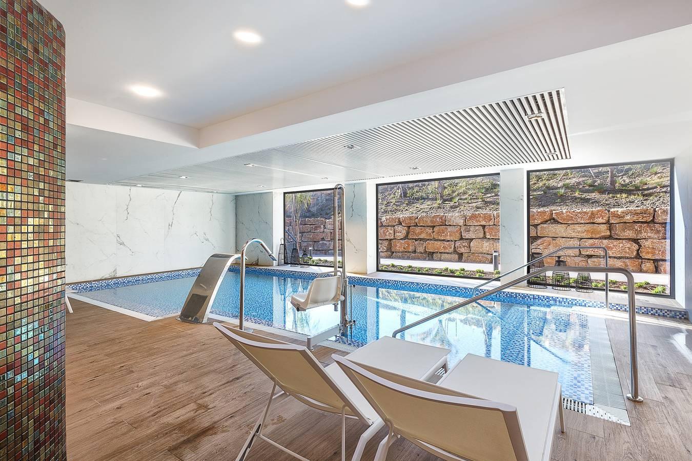 Luxe Appartement met 3 Slaapkamers met Uitzicht op de Bergen, Zwembad in La Resina, Estepona, Spanje voor 6 personen foto 22