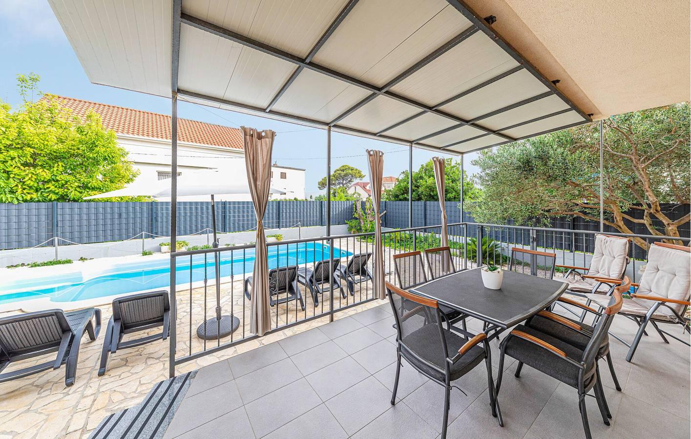 Ruim appartement met 2 slaapkamers, zwembad, wifi in Kaštel Štafilić (Dalmatia), Kaštela, Kroatië voor 8 personen foto 20