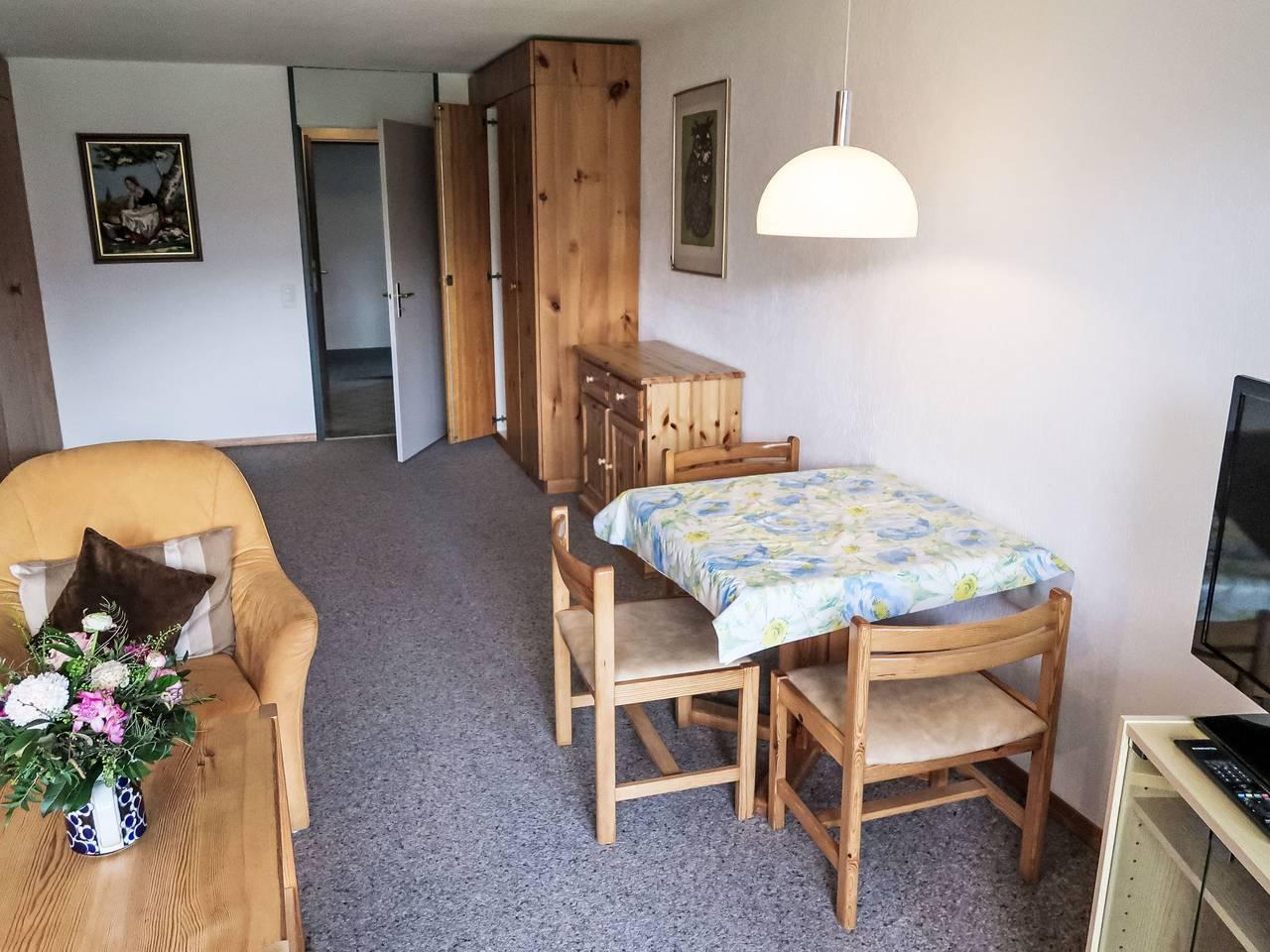 Vakantieappartement met binnenzwembad en zwembad in Disentis, Surselva, Zwitserland voor 2 personen foto 8