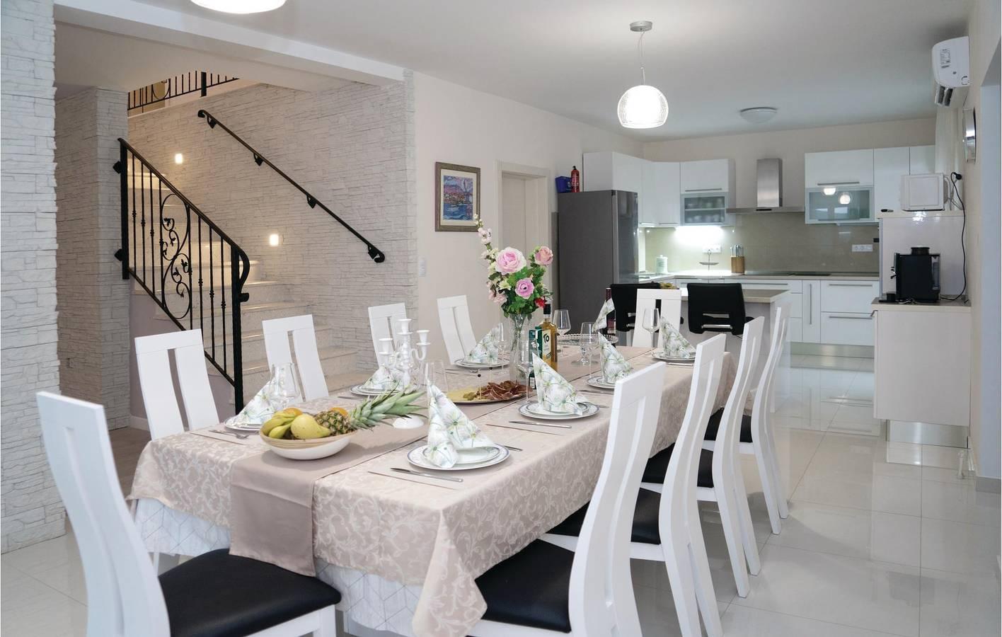 Ruim appartement van 250 m² met verwarmd zwembad, terras in Radošić, Dalmatian Zagora, Kroatië voor 10 personen foto 21