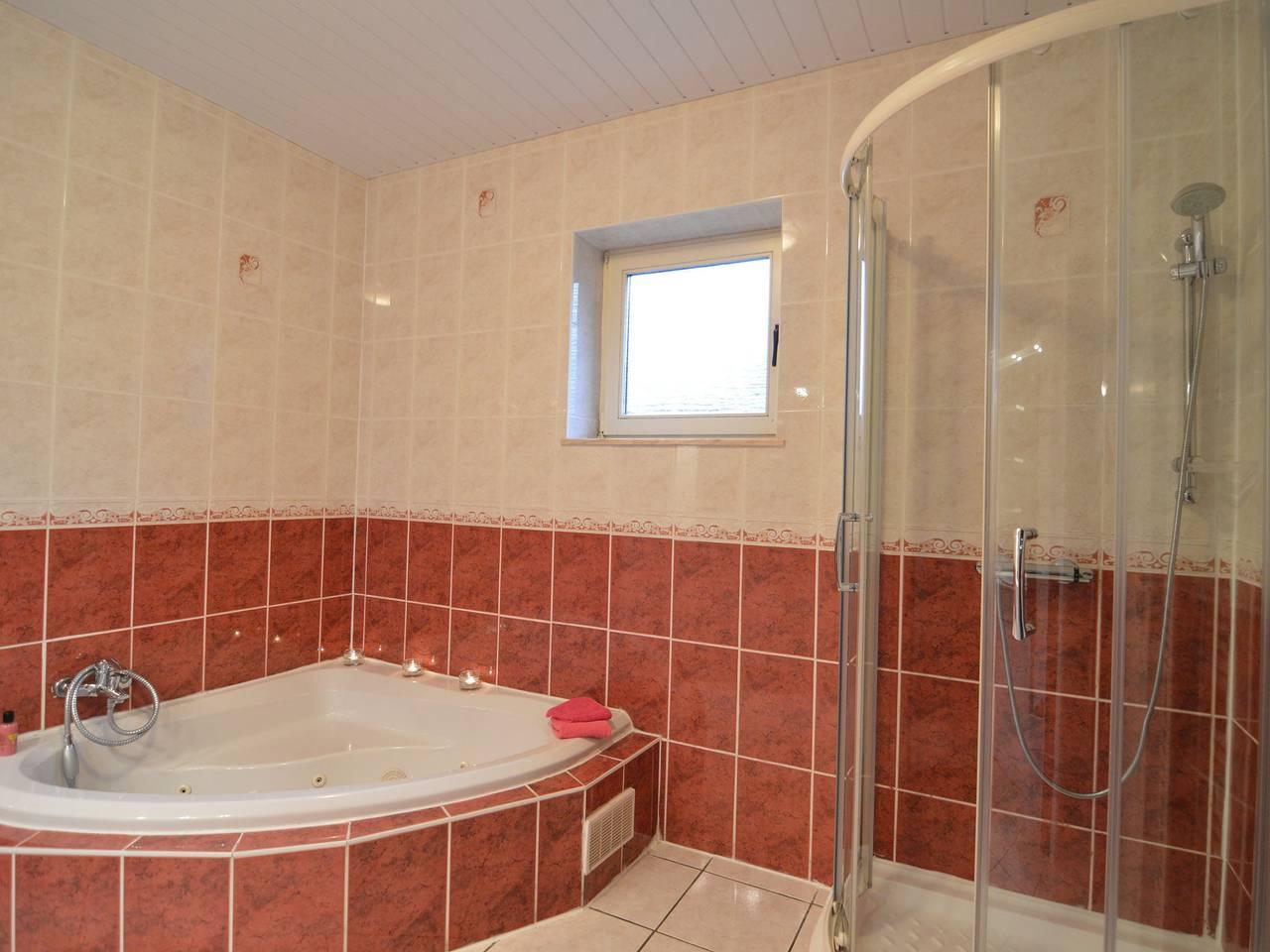 Vakantiehuis in Waimes met Zwembad & Sauna in Weismes, Natuurgebied Hautes Fagnes, België voor 18 personen foto 22