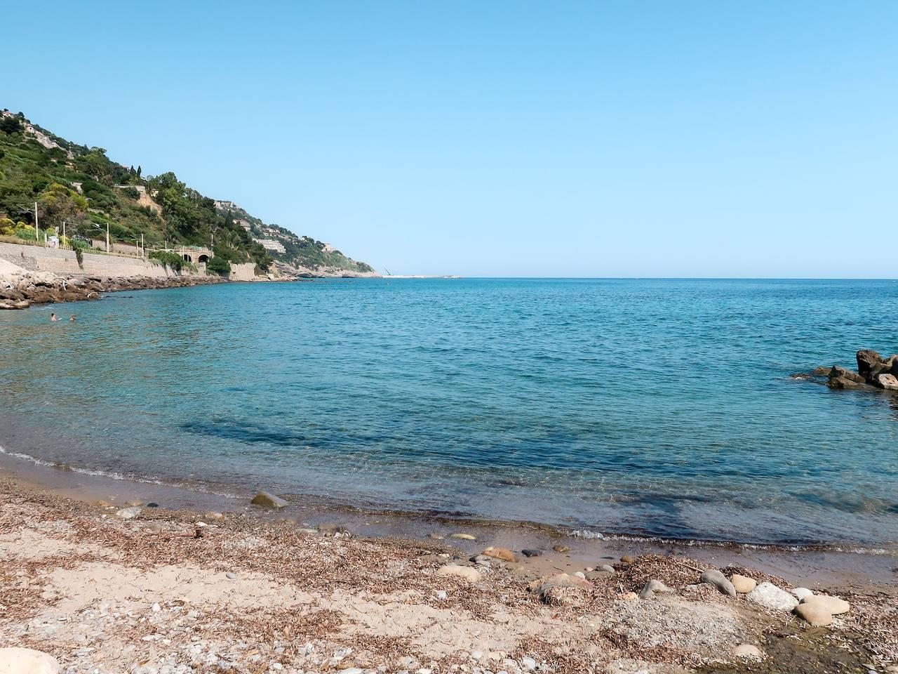 Vakantieappartement met zeezicht en hond toegestaan in Ventimiglia, Italië voor 4 personen foto 19