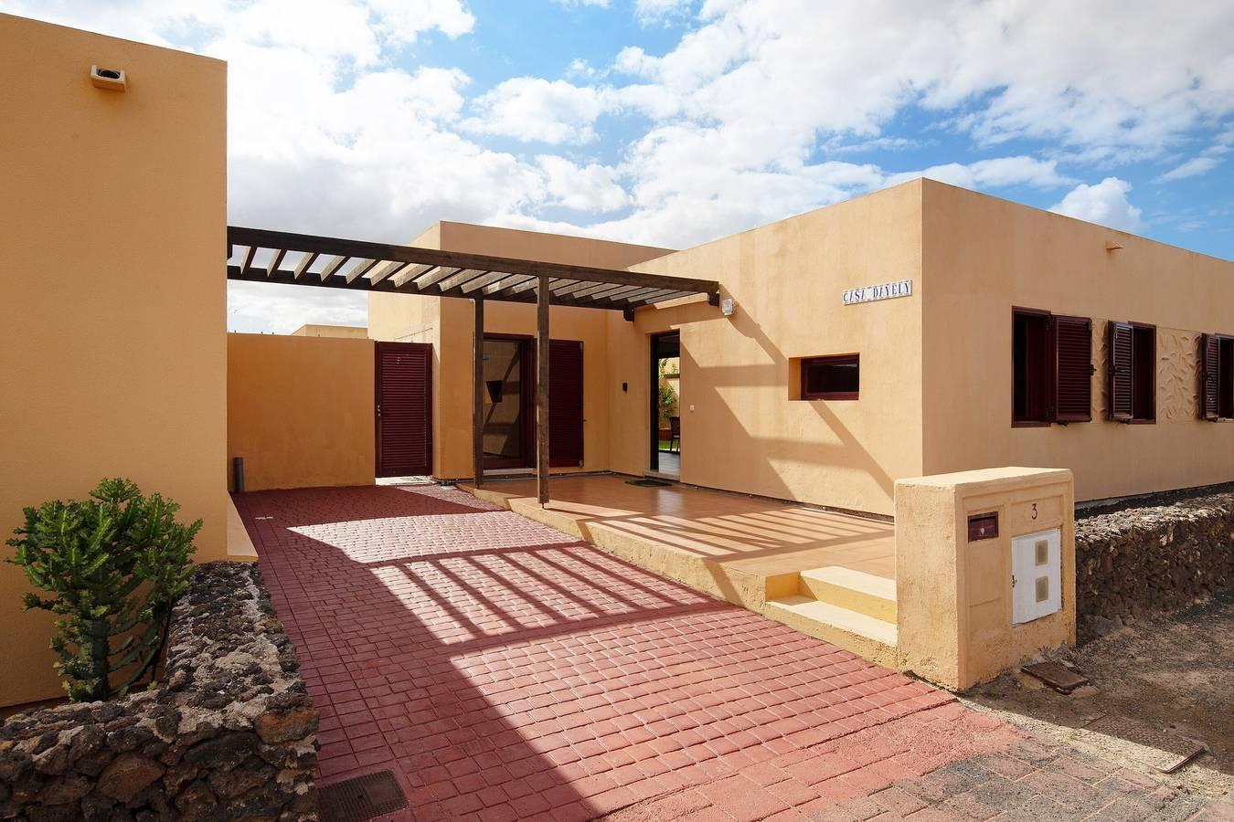 Villa 'Dayely' met bergzicht, zwembad, tuin en wifi in Tamaragua, La Oliva, Spanje voor 6 personen foto 25