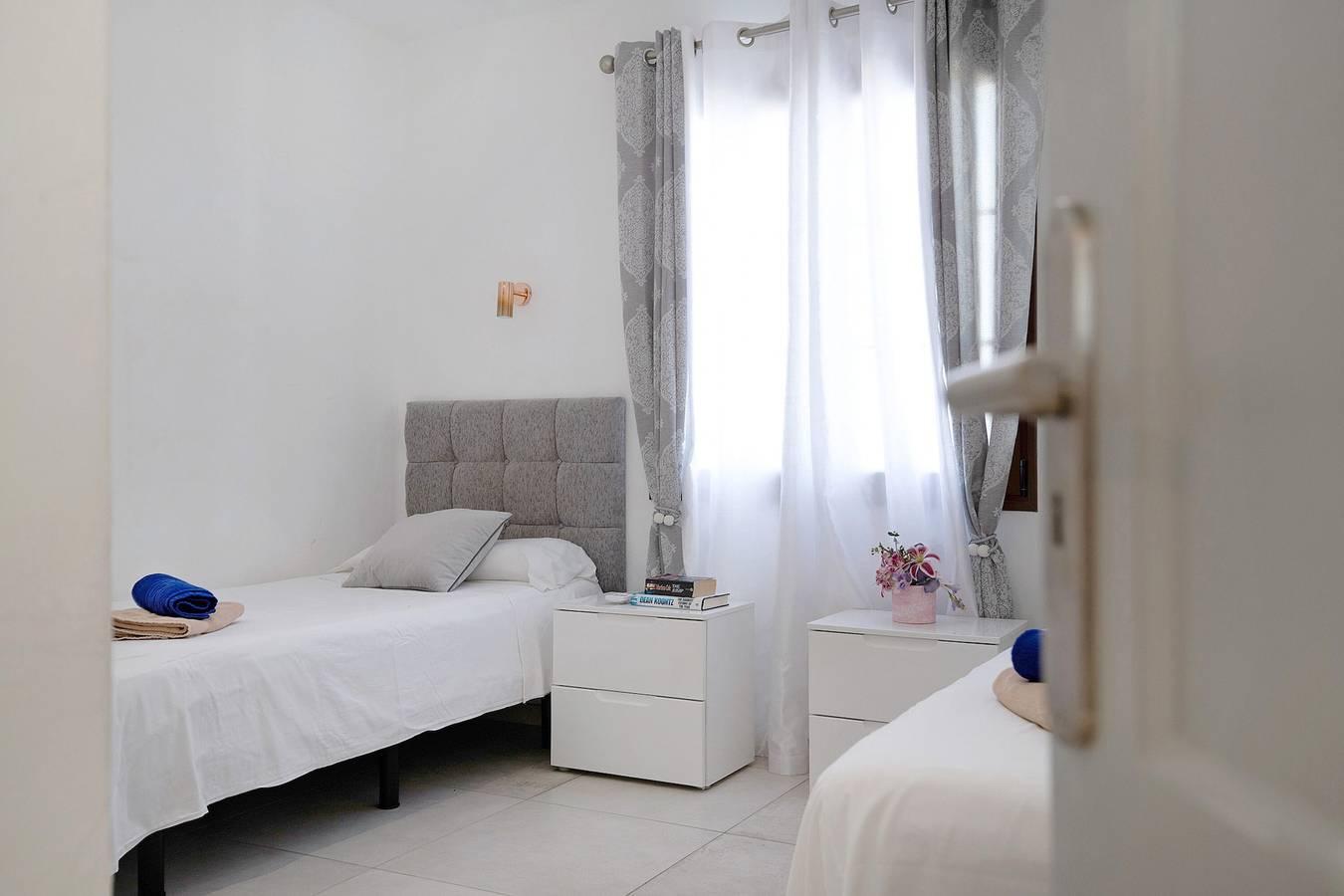 Appartement "Puerto Chico E" met zeezicht, gemeenschappelijk zwembad in Playa Blanca, Yaiza, Spanje voor 5 personen foto 25