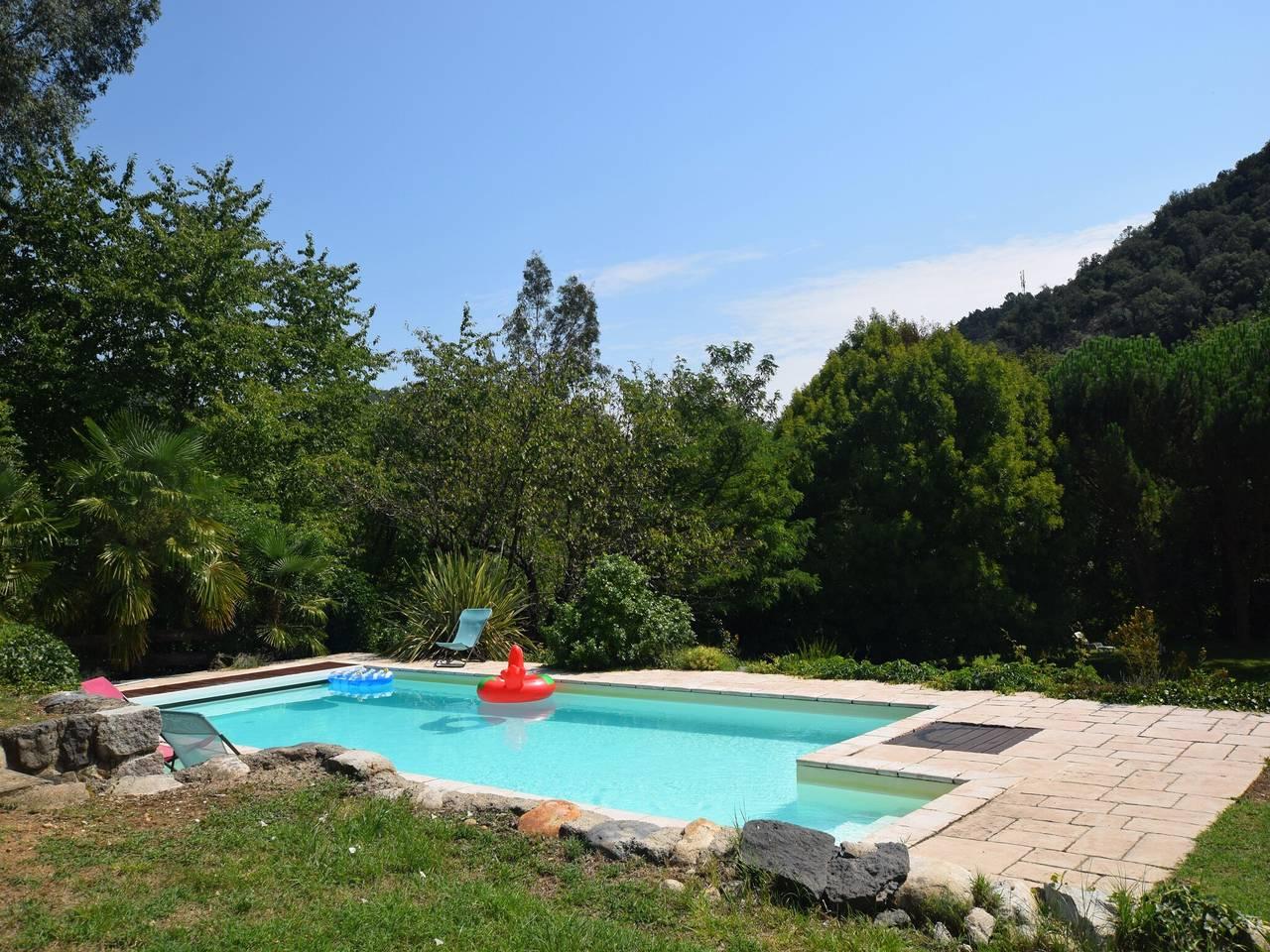 Vakantiehuis met zwembad in Lalevade-d'Ardèche, Parc naturel régional des Monts d'Ardèche, Frankrijk voor 6 personen foto 22