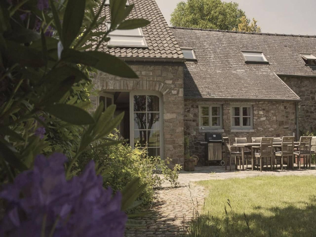 Cottage in Haut-Bois met privézwembad in Gesves, België voor 14 personen foto 24