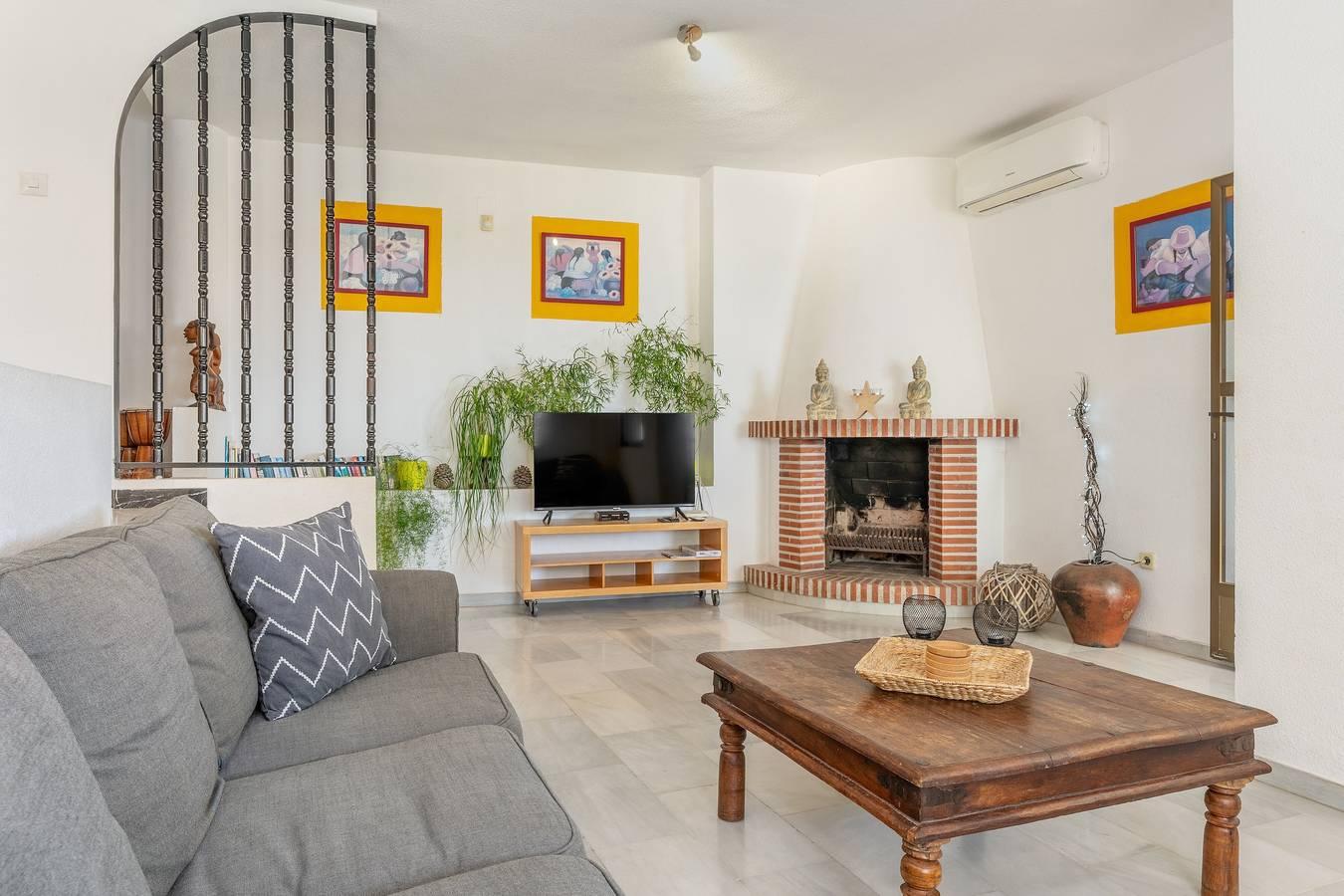 Villa Andaluza met zeezicht, zwembad, tuin & Wi-Fi in Curumbico, Almuñecar, Spanje voor 6 personen foto 25