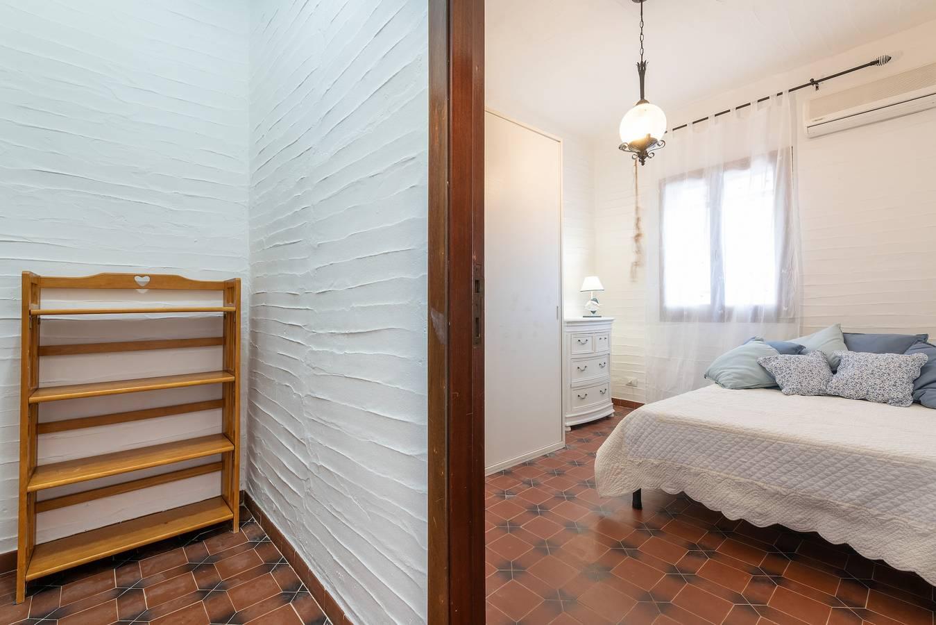 Vakantiehuis "Nicoleup" met Uitzicht op Zee, Terras & in Spiaggia di Porto Columbu, Sarroch, Italië voor 5 personen foto 19