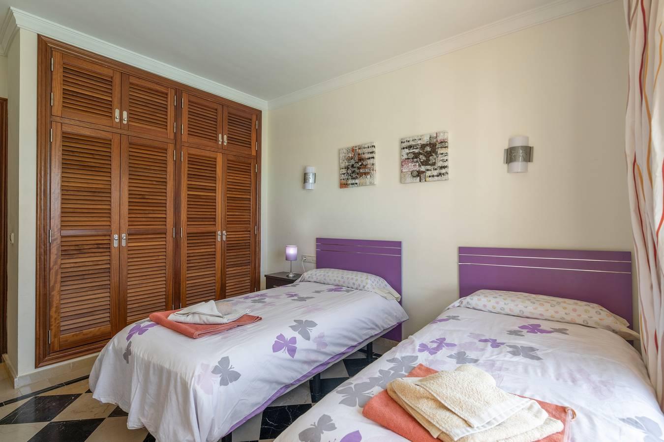 Villa Los Alisios 58 met bergzicht, zwembad, wifi, terrassen en tuin in Yaiza, Spanje voor 6 personen foto 21