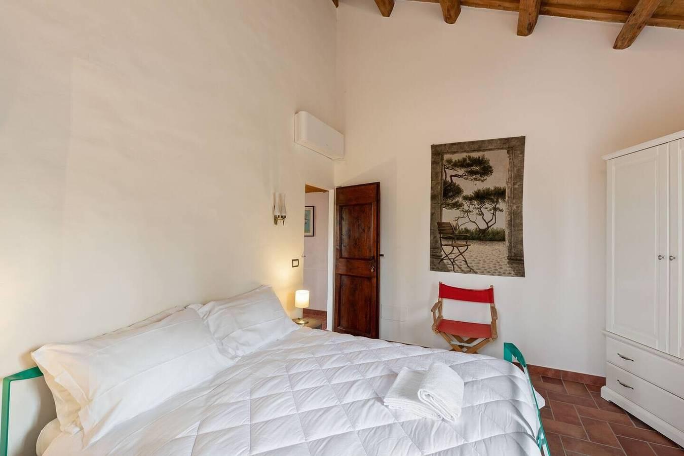 Villa "Casa della Musica" met Gedeeld Zwembad, Tuin & Wifi in Ostra, Provincie Ancona, Italië voor 8 personen foto 24