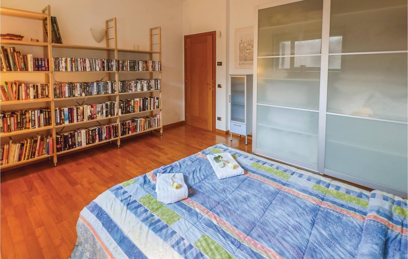 Terras met zwembad appartement bij Fumane in Fumane, Provincie Verona, Italië voor 16 personen foto 20