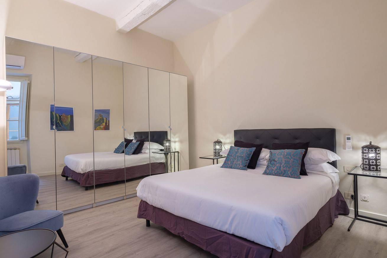 Beautiful Flat In Oltrarno in Florence city center, Florence, Italië voor 8 personen foto 20