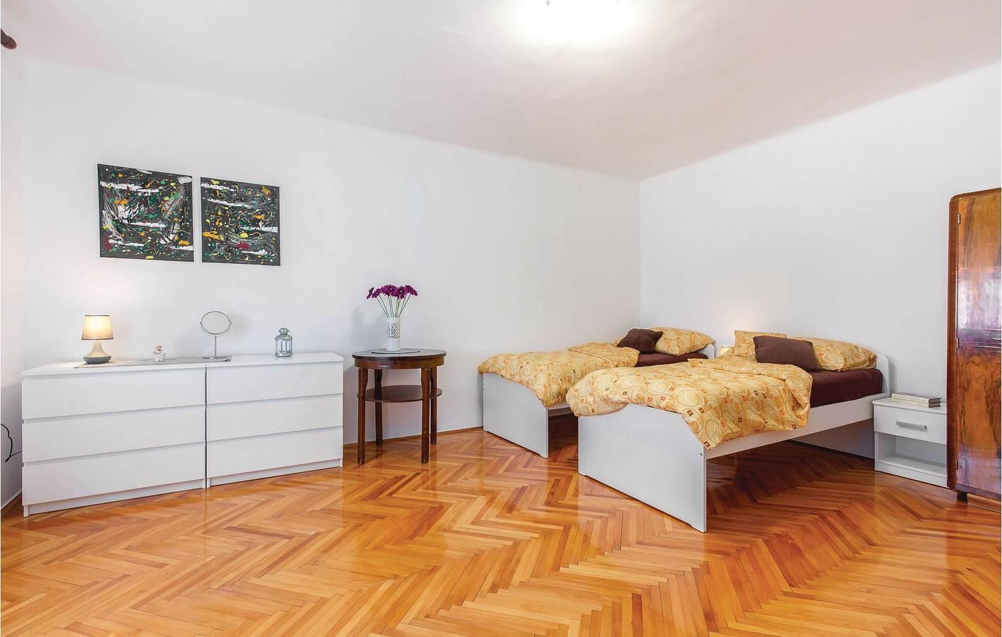 Modern appartement met terras, wifi en parkeergelegenheid in Primorje-Gorski Kotar, Kroatië voor 6 personen foto 22