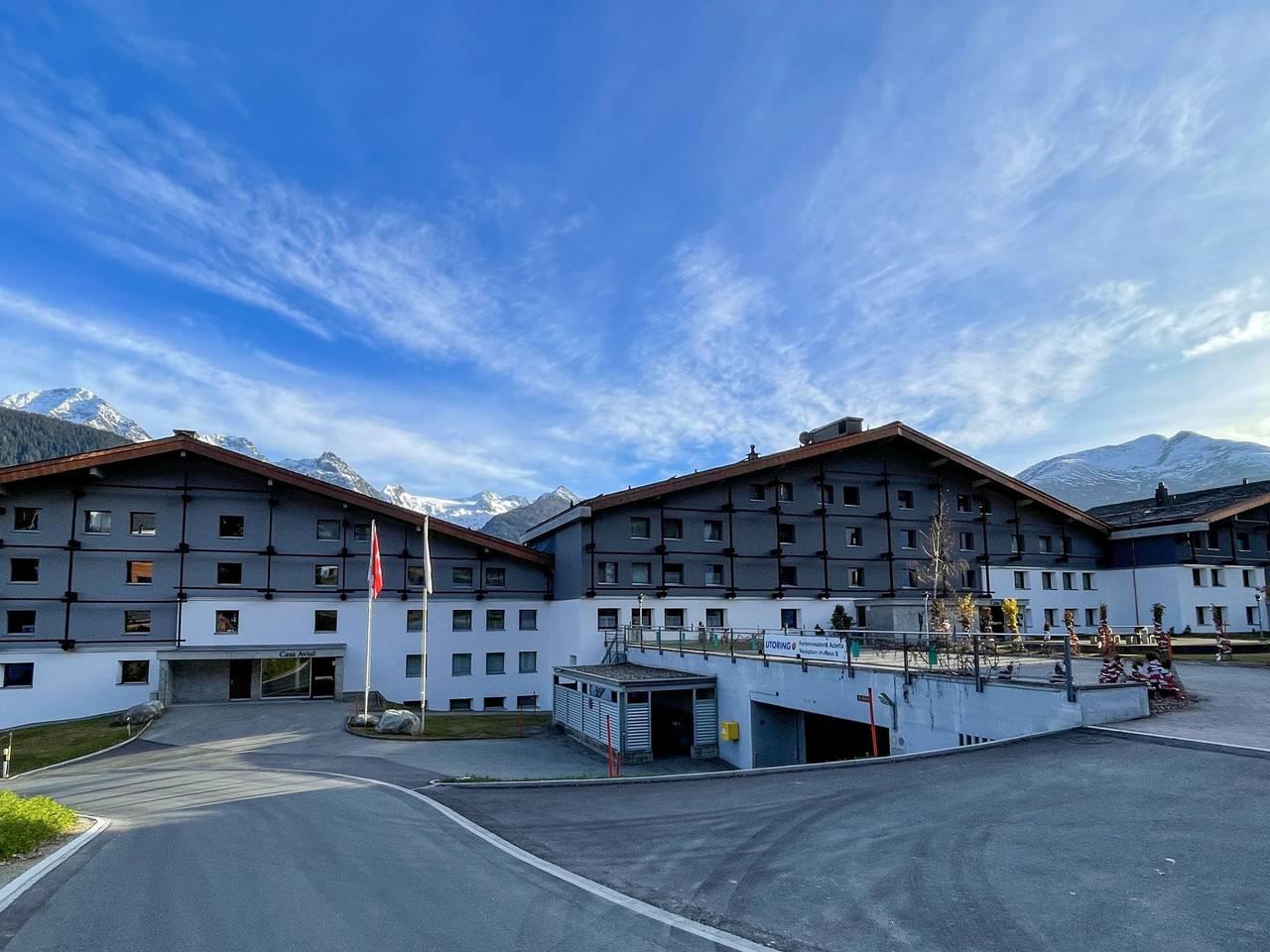 Vakantieappartement met binnenzwembad en zwembad in Disentis, Surselva, Zwitserland voor 3 personen foto 24
