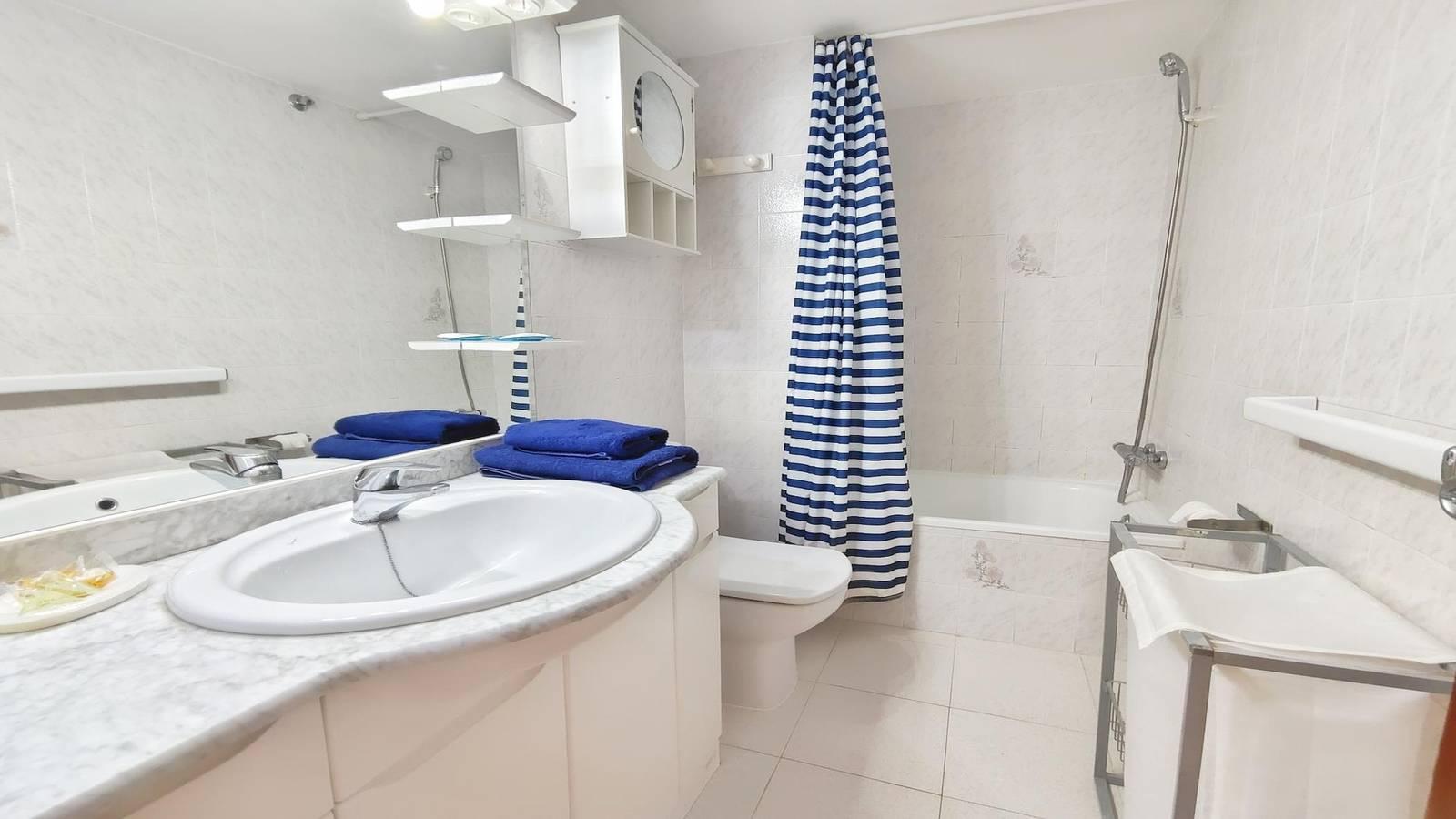 Vakantieappartement met zwembad en hond in Platja de Montgó (Torroella de Montgrí), L'Escala, Spanje voor 6 personen foto 19