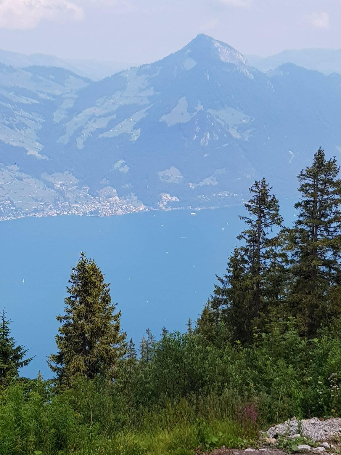 Vakantieappartement met uitzicht op het meer in Klewenalp-Stockhütte, Emmetten, Zwitserland voor 5 personen foto 23
