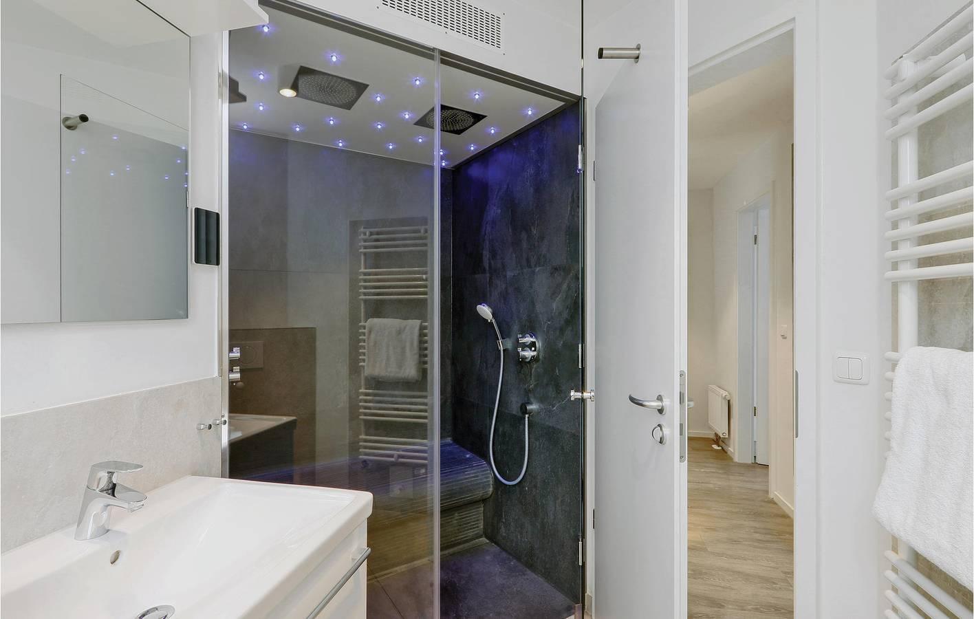 Vakantieappartement met zwembad en ligging bij een meer in Priwall, Lübeck, Duitsland voor 6 personen foto 24