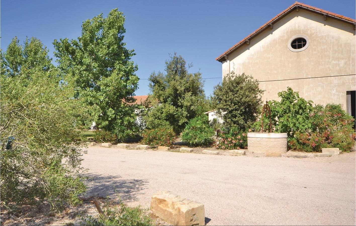 Gezellig appartement aan het zwembad bij de Rhône in Le Sambuc, Arles, Frankrijk voor 4 personen foto 21