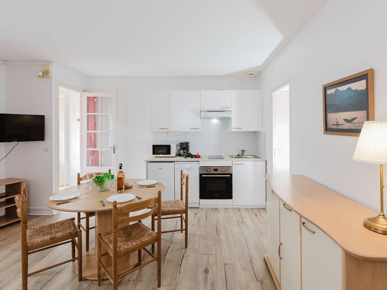 Le Petit Robinson met 1 slaapkamer en binnenzwembad in La Richardais, Saint-Malo en omgeing, Frankrijk voor 4 personen foto 3