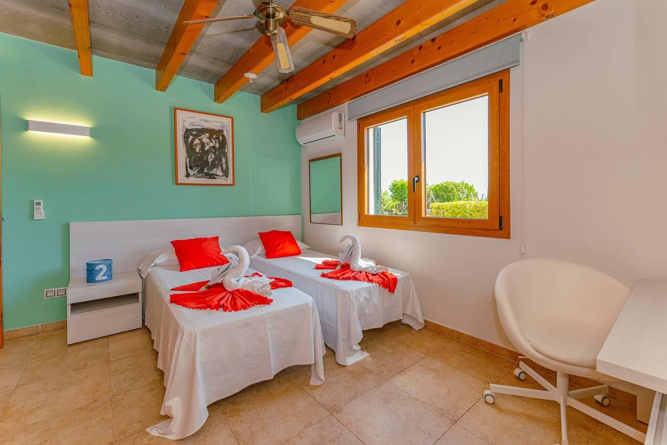 Landhuis 'Els Oscols 53' met zeezicht, Wi-Fi en airconditioning in Alcúdia, Noord-Mallorca, Spanje voor 8 personen foto 21