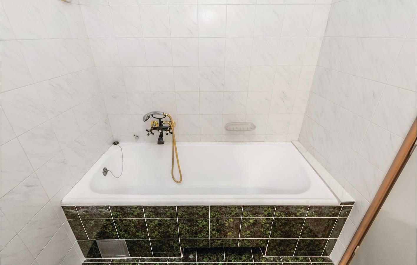 Ruim appartement met terras, garage en wifi – 1,5 km in Plaža Črnikovica, Opatija Riviera, Kroatië voor 7 personen foto 22