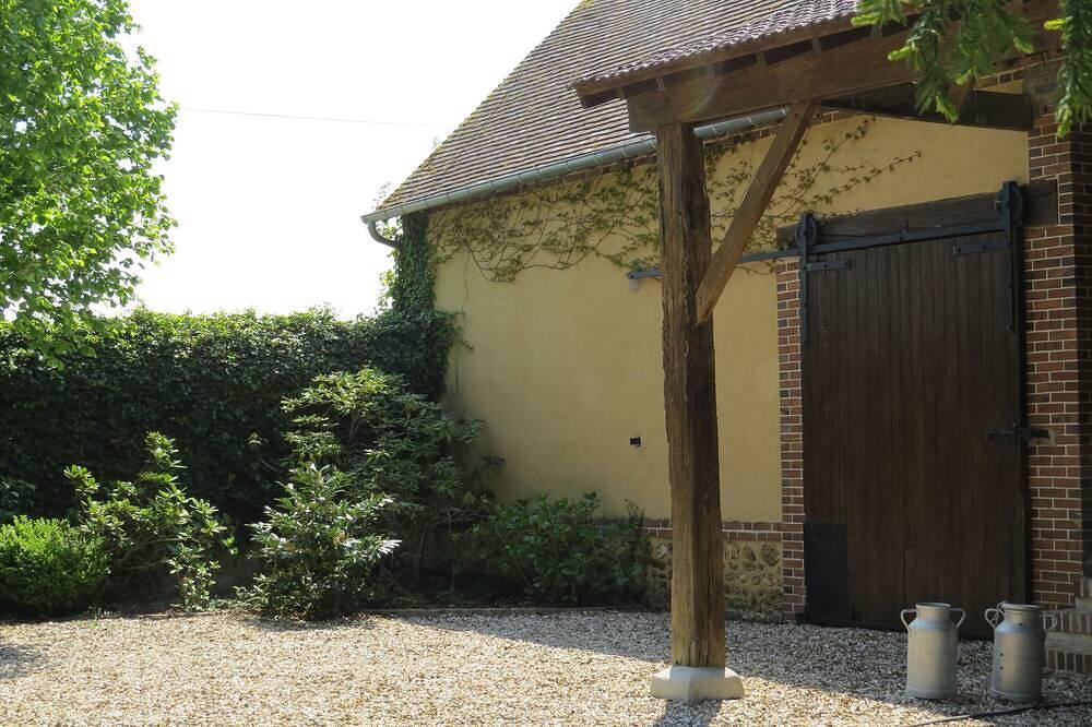 Vakantiehuis met privézwembad en zwembad in Buis-sur-Damville, Frankrijk voor 14 personen foto 24
