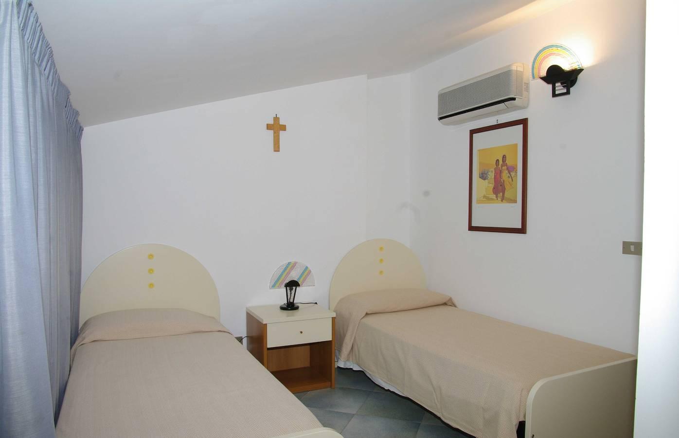 Vakantieappartement met zwembad en speeltuin in Mazzaforno, Cefalù (Gemeente), Italië voor 3 personen foto 23