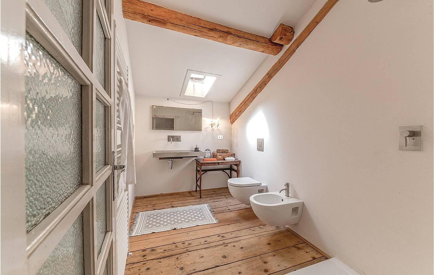 Appartement met uitzicht op het meer: Terras, vuurplaats & internet in Lazise, Garda Bergen, Italië voor 8 personen foto 22