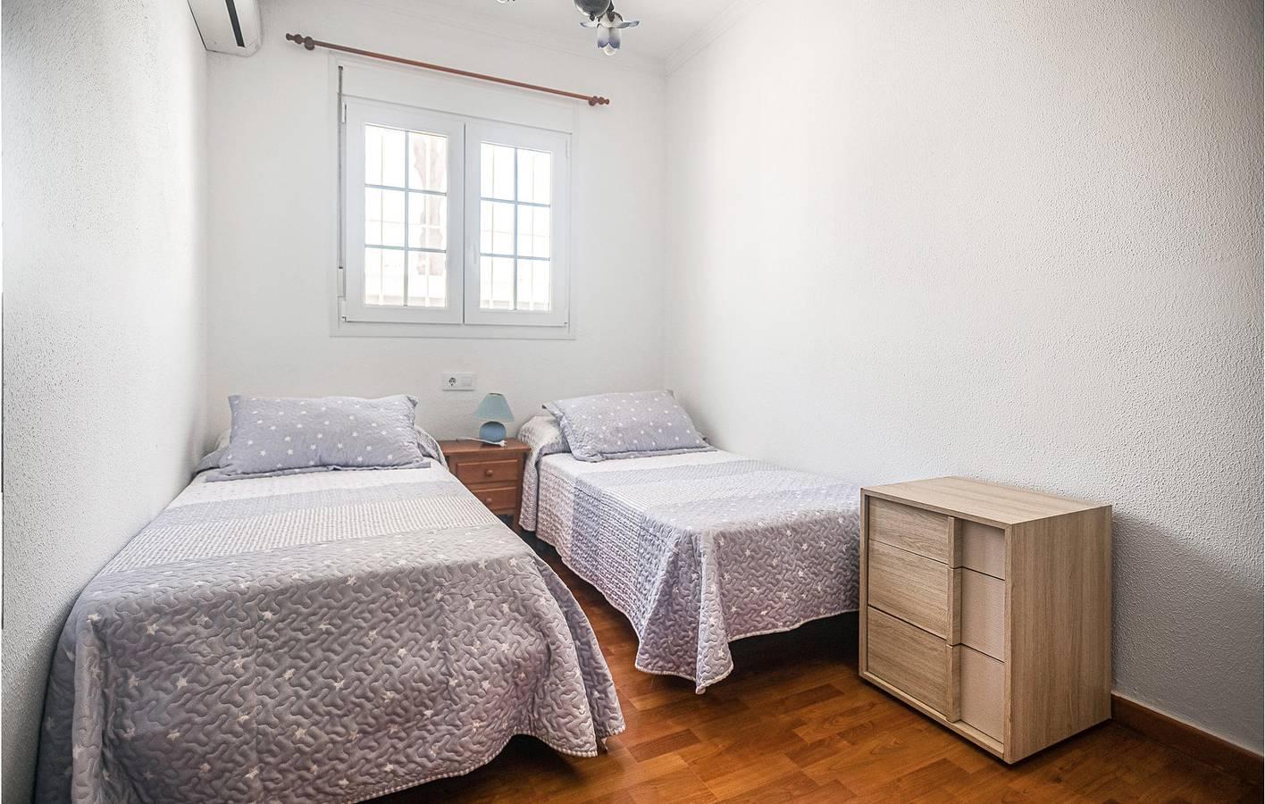 Oase aan het zwembad: AC, Parkeren, WiFi, Grill in Playa La Barrosa, Chiclana de la Frontera, Spanje voor 6 personen foto 20