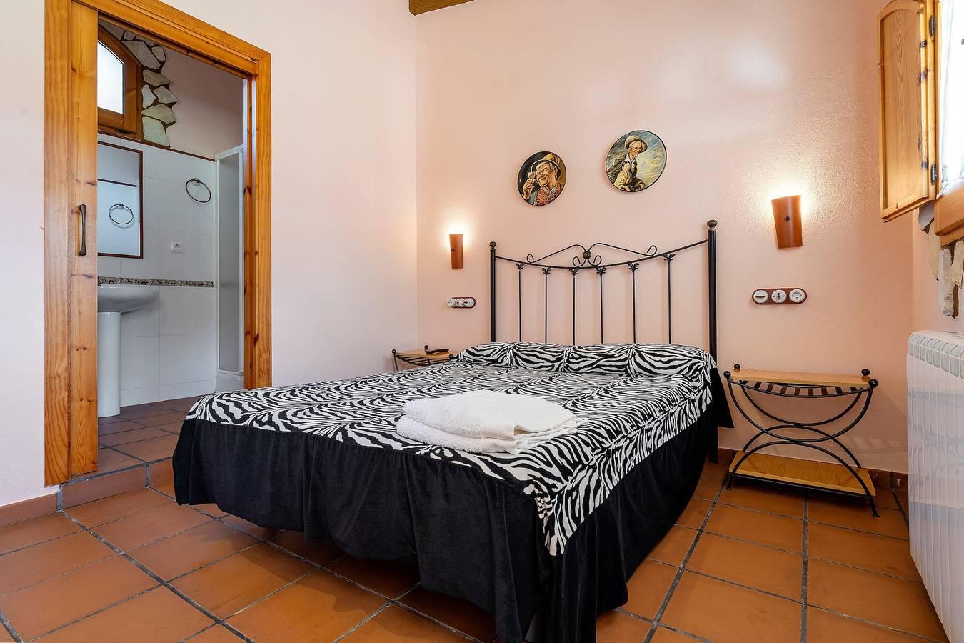 Vakantiehuis 'La Xaconera' met privé zwembad, Wi-Fi in La Riera de Gaià, Costa Dorada, Spanje voor 30 personen foto 23