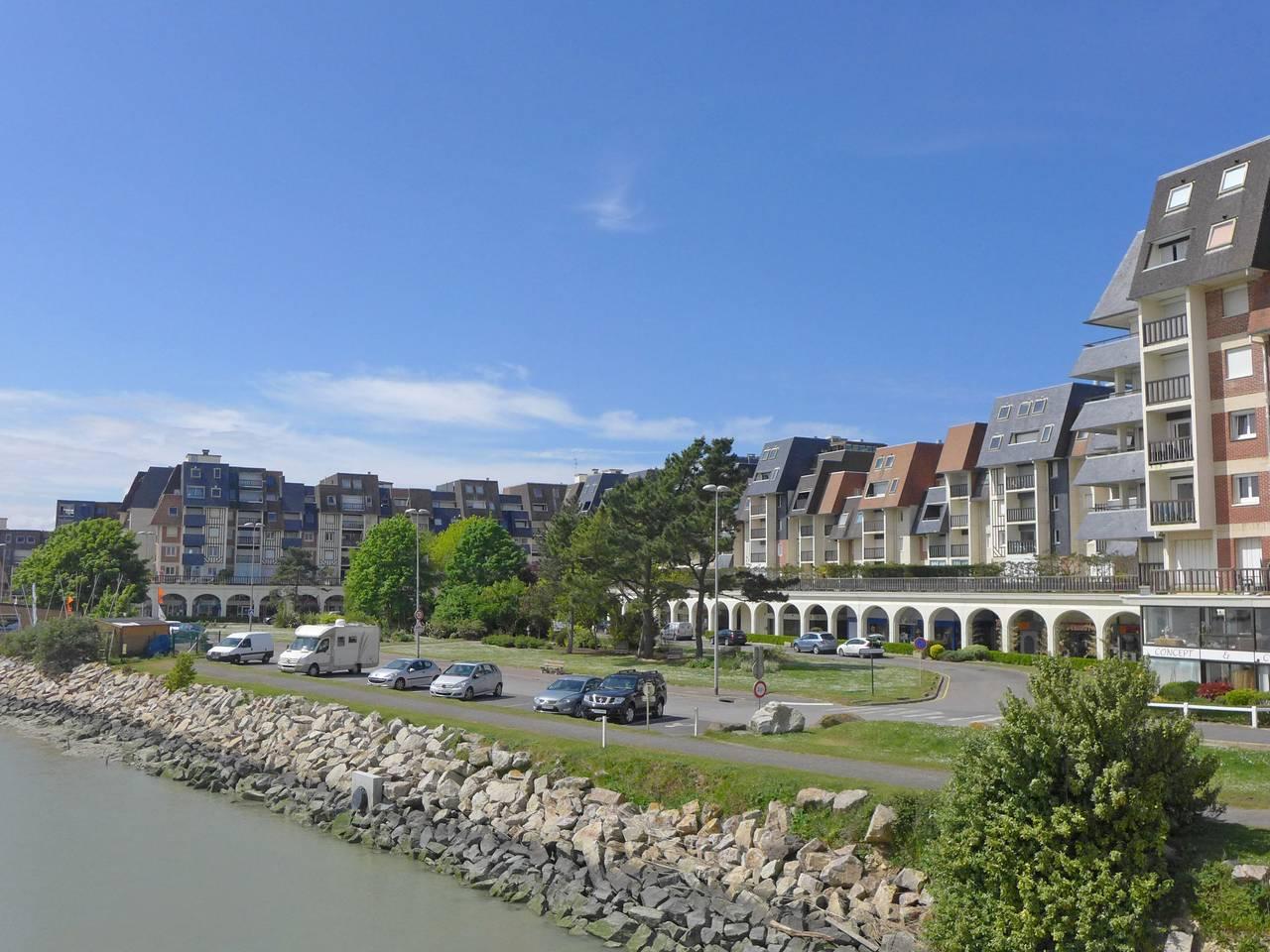 Vakantieappartement met binnenzwembad en zwembad in Cabourg, Frankrijk voor 4 personen foto 6