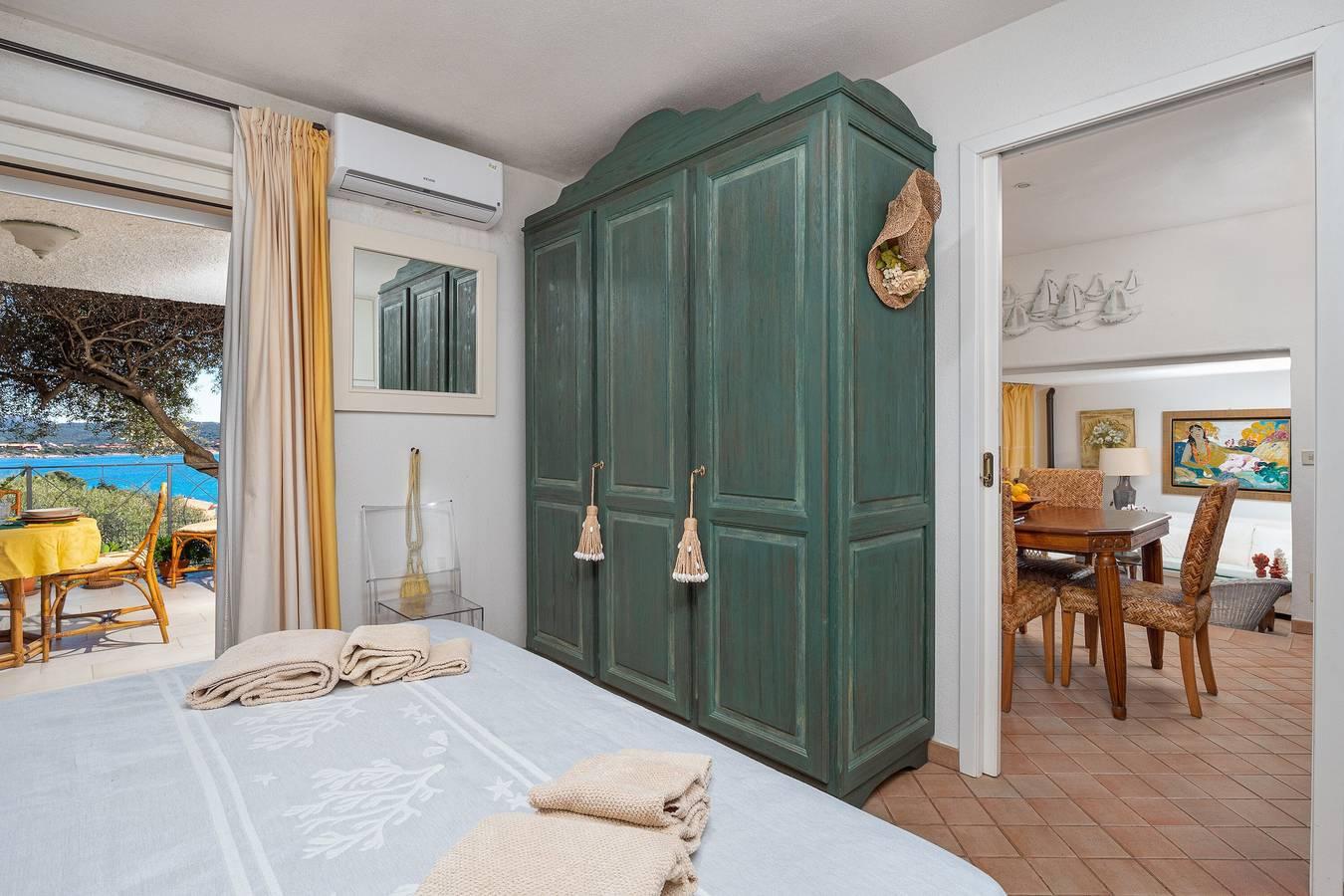 Appartement 'Bella Vista Marinella 1' met zeezicht, terras in Porto Rotondo, Olbia, Italië voor 6 personen foto 19