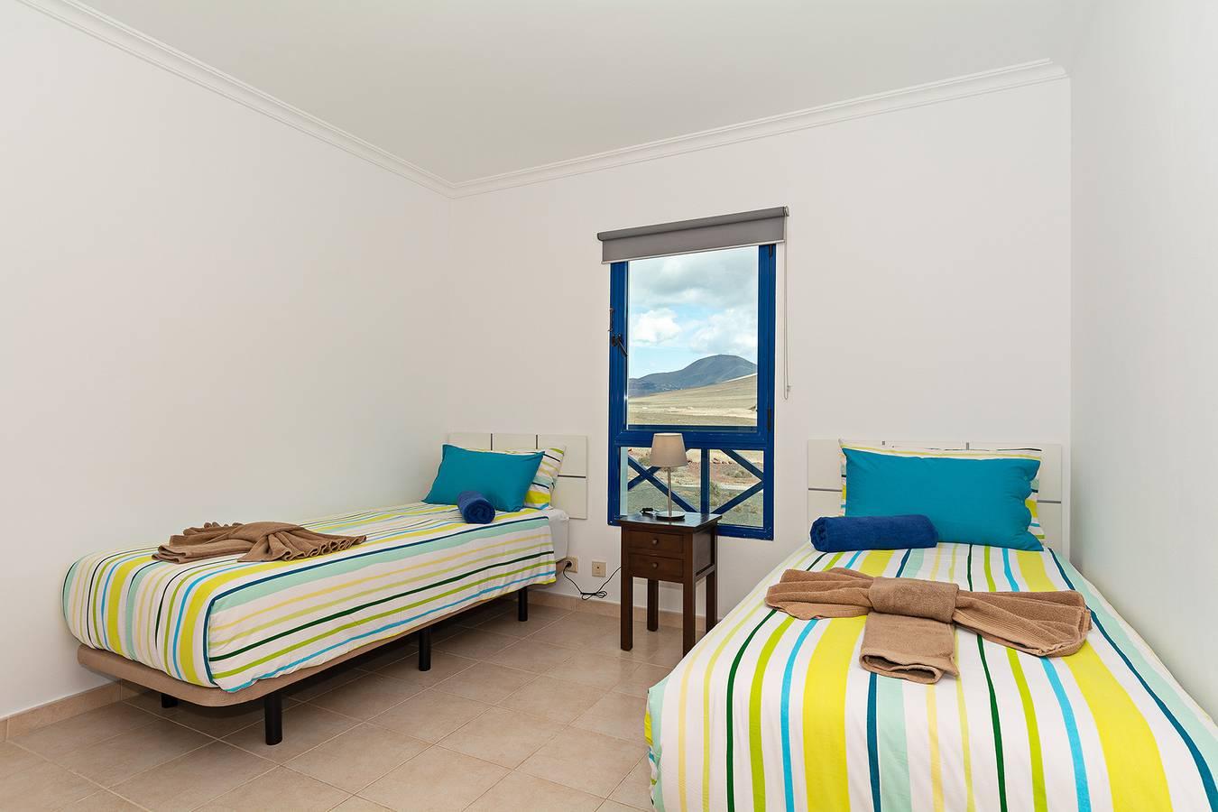 3Br Home - Private Heated Pool - Parking in Playa Blanca, Yaiza, Spanje voor 6 personen foto 20