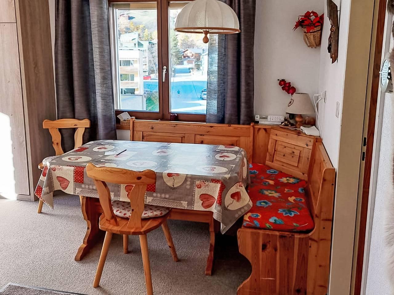 Vakantieappartement met 65 m², 1 slaapkamer en balkon in Leukerbad, Wallis, Zwitserland voor 4 personen foto 5