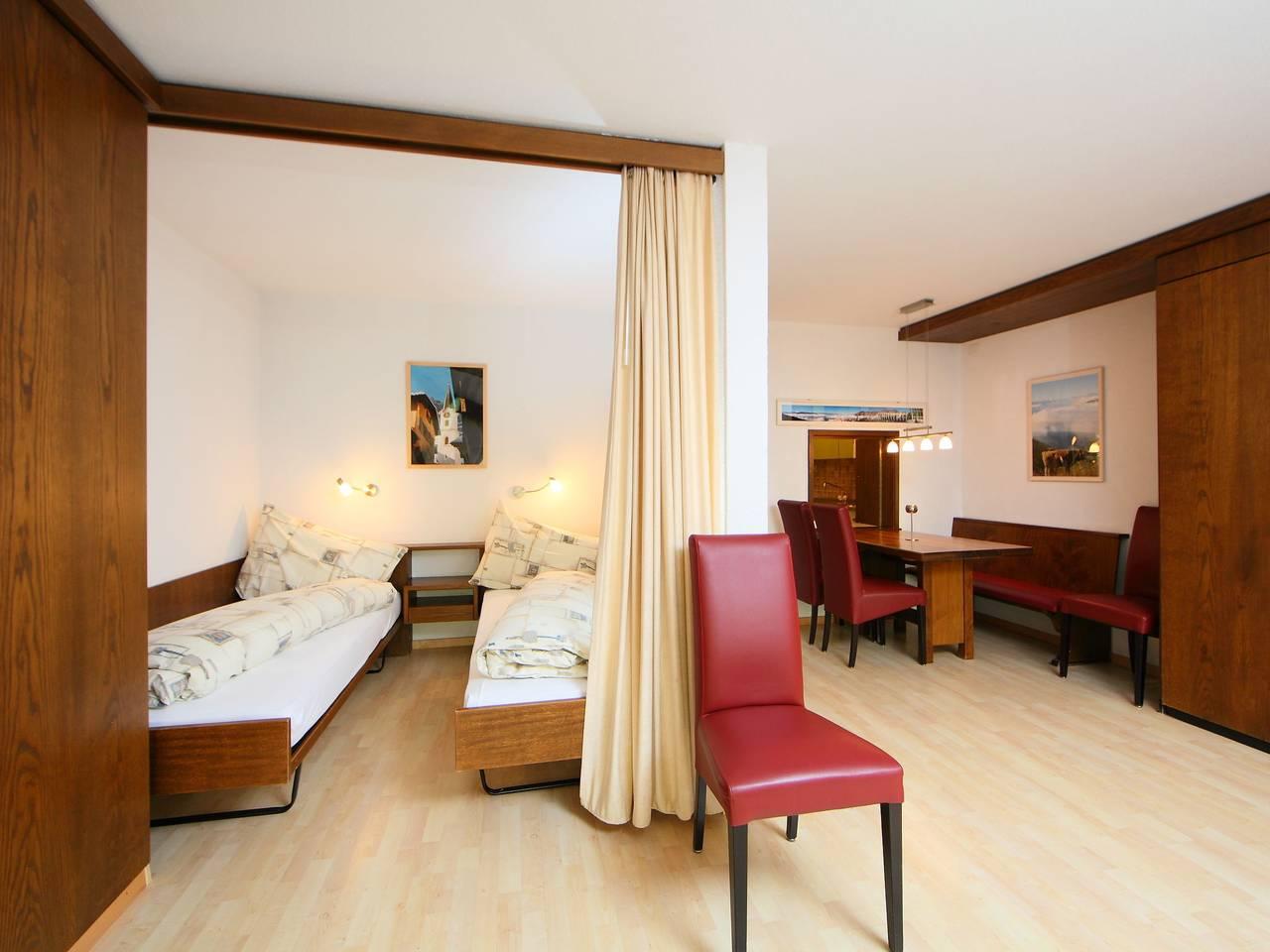 Vakantieappartement met 1 slaapkamer en balkon in Leukerbad, Wallis, Zwitserland voor 4 personen foto 4