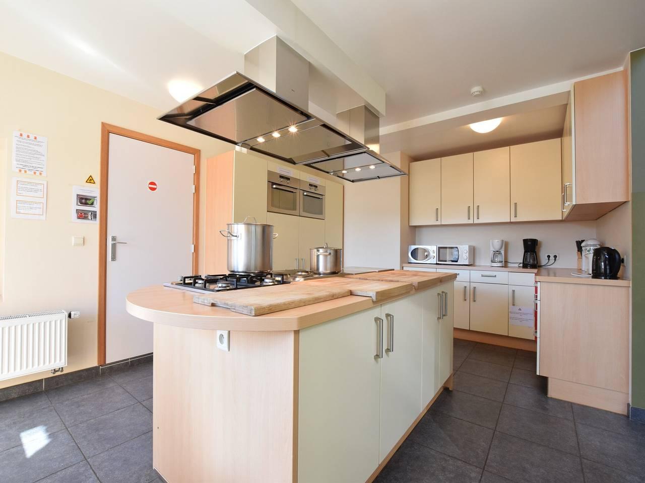 Vakantiehuis in Ardennen met Zwembad & Sauna in Marche-en-Famenne, Provincie Luxemburg, België voor 33 personen foto 22
