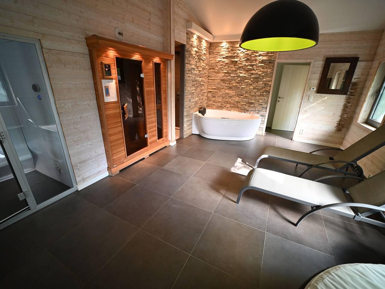 Vakantiehuis in Ardennen met Wellness in Marche-en-Famenne, Provincie Luxemburg, België voor 18 personen foto 23