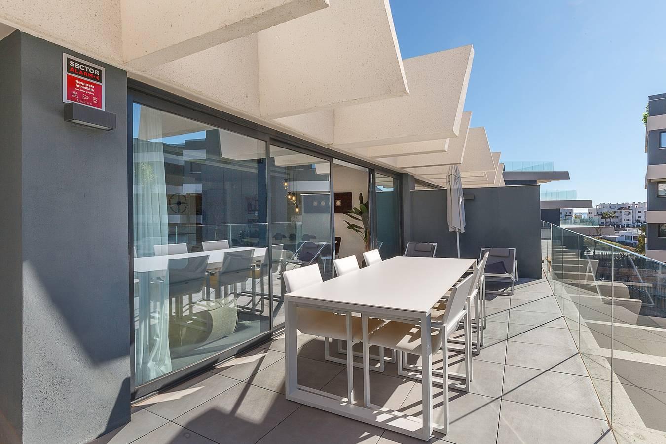 Luxe Appartement met 3 Slaapkamers met Uitzicht op de Bergen, Zwembad in La Resina, Estepona, Spanje voor 6 personen foto 21