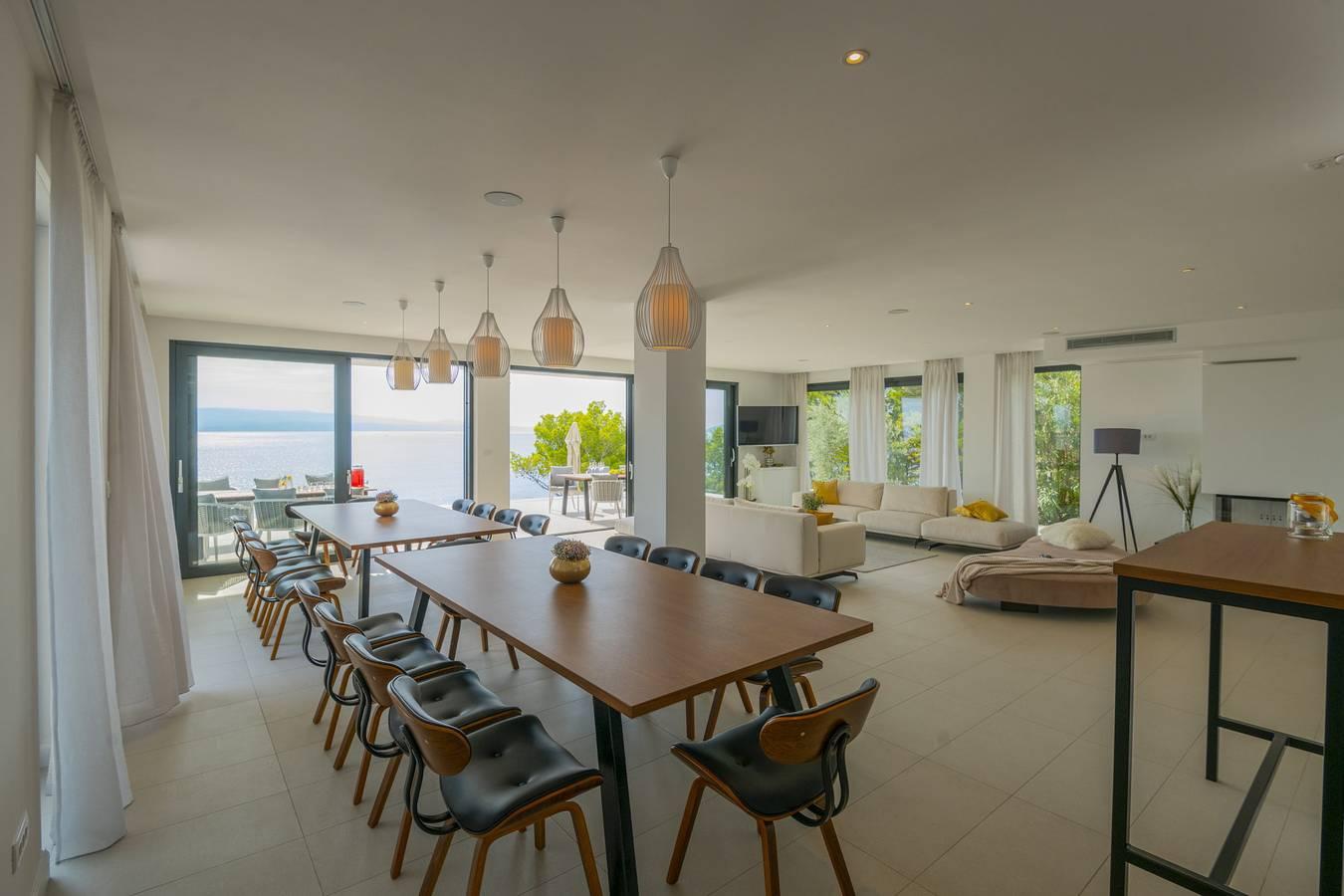 Villa met balkon/terras in Makarska Riviera, Kroatië voor 18 personen foto 23