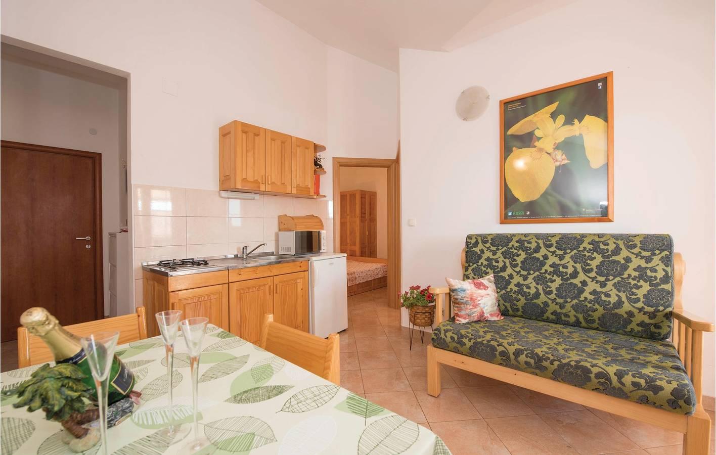 Gezellig appartement met terras en wifi, op 2 km van het strand in Srima, Kroatië voor 4 personen foto 19