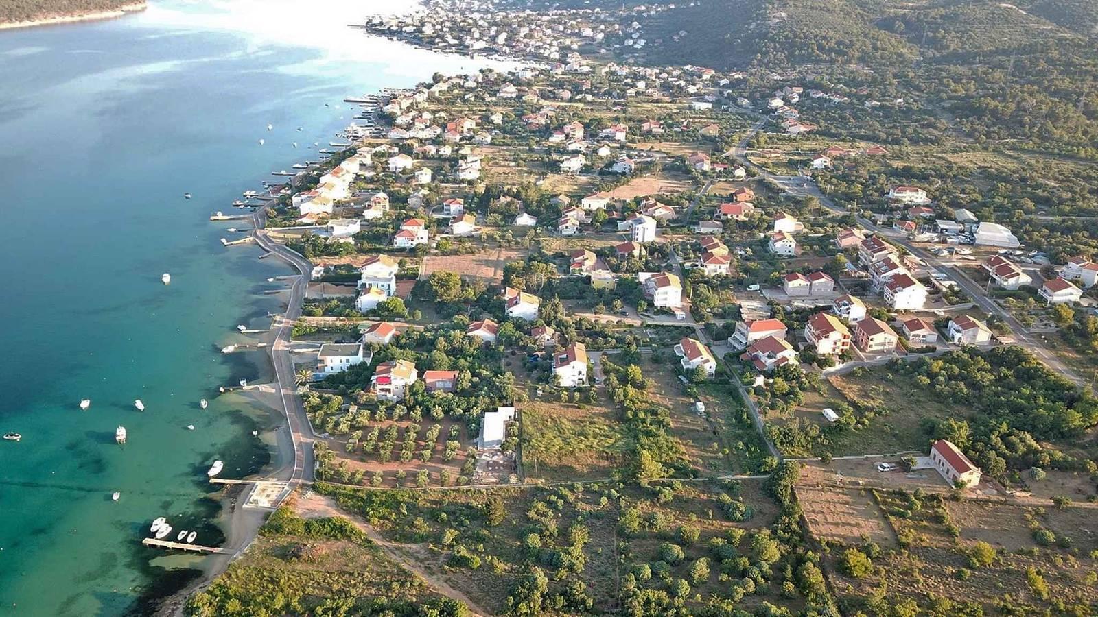 Vakantiewoning met terras en airconditioning in Kaštel (Barbat), Barbat na Rabu, Kroatië voor 9 personen foto 24