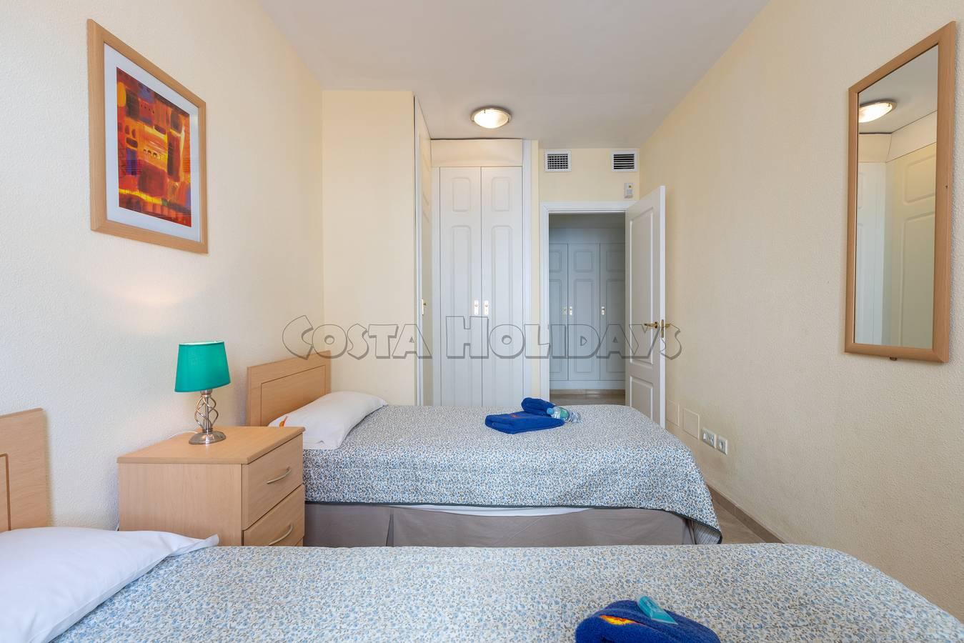 Marina real 225 in Puerto de la Duquesa, Manilva, Spanje voor 4 personen foto 21