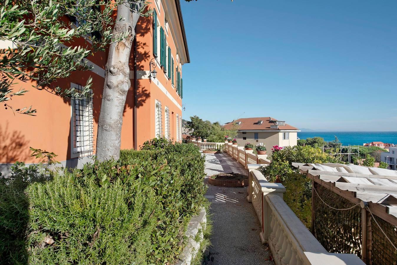 Vakantieappartement met zeezicht en hond toegestaan in Varazze (City), Varazze, Italië voor 6 personen foto 23
