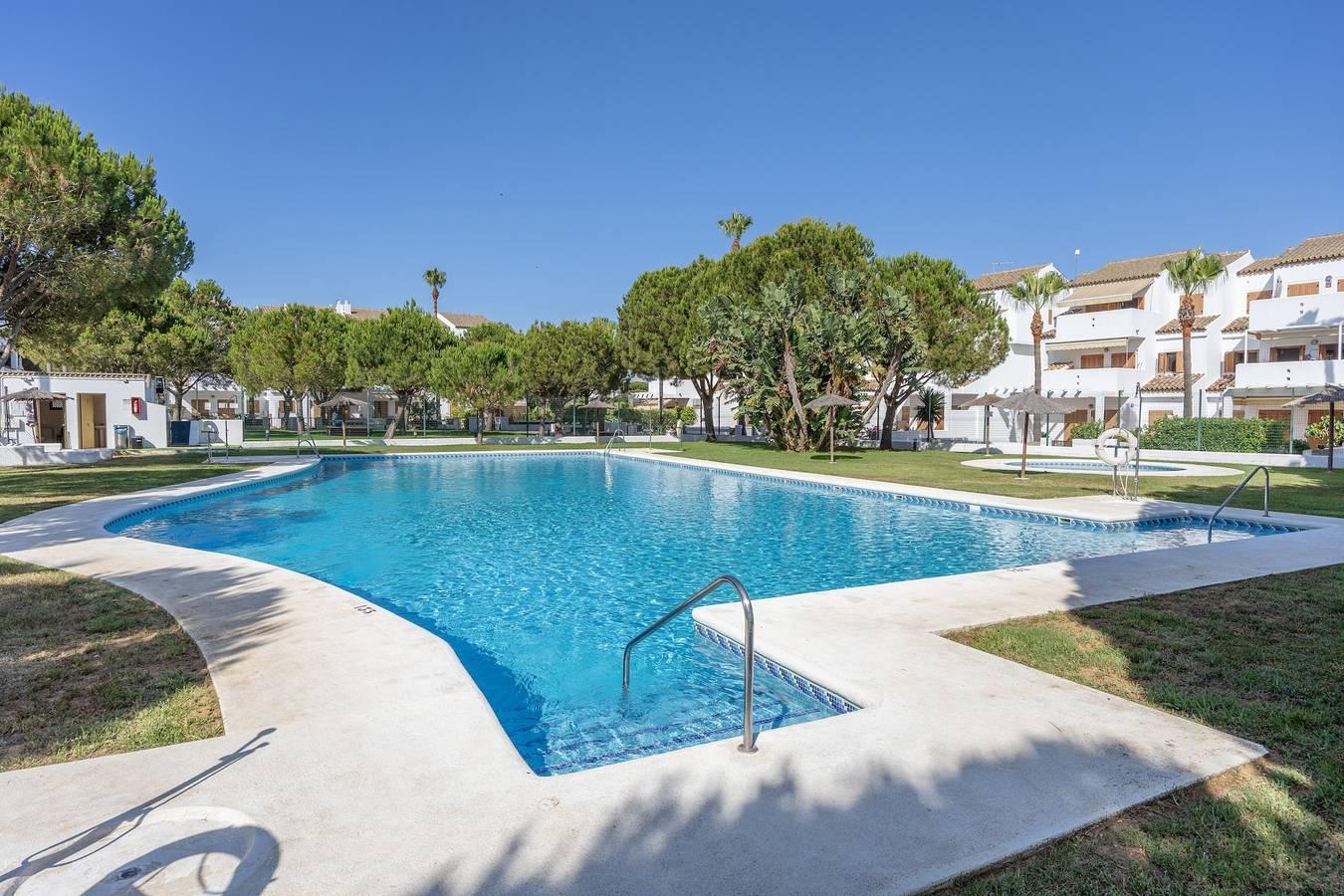 Appartement 'Dorada Sun' met gedeeld zwembad in Playa La Barrosa, Chiclana de la Frontera, Spanje voor 5 personen foto 22