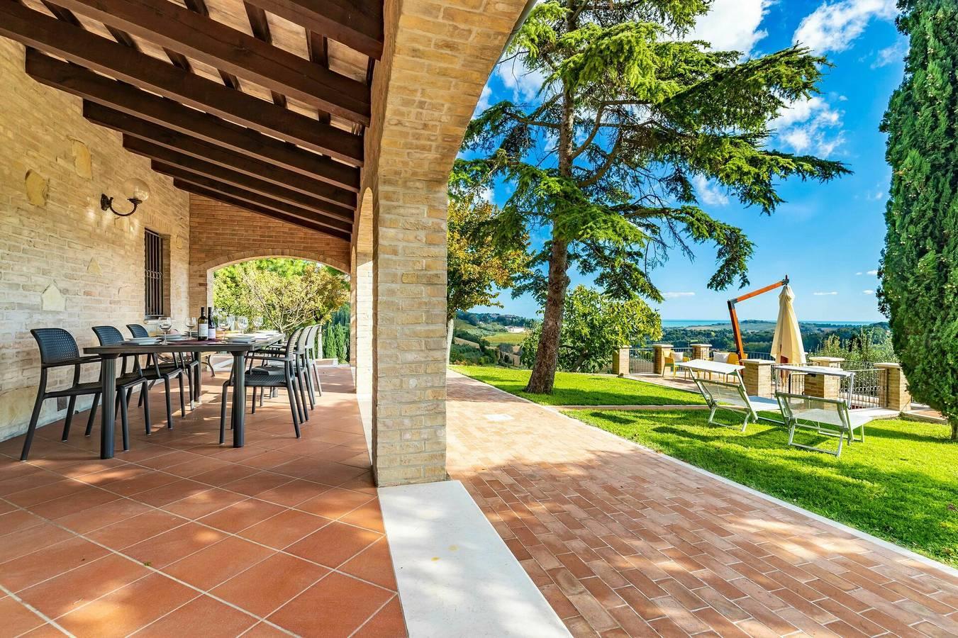 Villa met terras in Pesaro, Valle del Metauro, Italië voor 10 personen foto 19